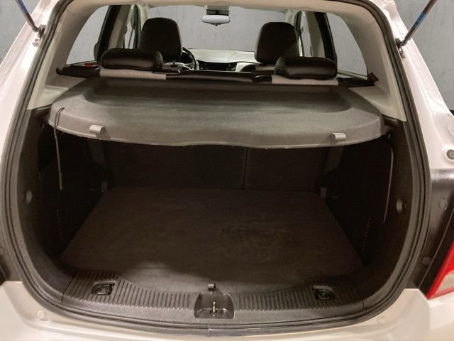 Used 2019 Chevrolet Trax LT w/ LT Convenience Package image 23