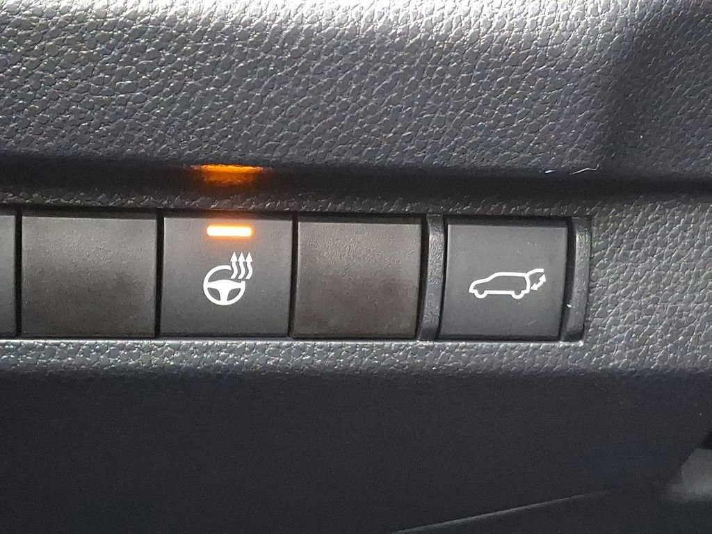 Used 2023 Toyota RAV4 XLE image 24