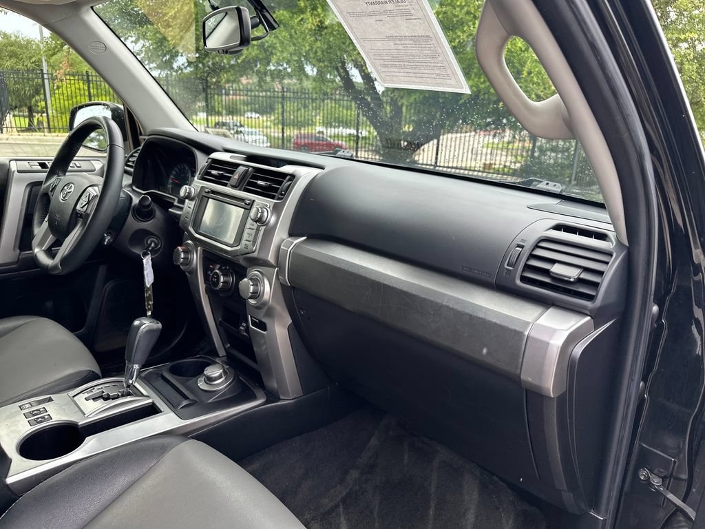 Used 2018 Toyota 4Runner SR5 Premium AWD/4WD image 37