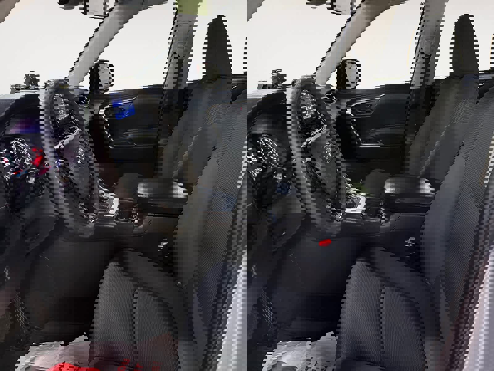 Used 2021 Toyota RAV4 LE image 13