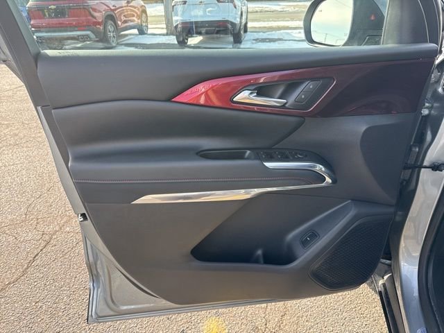 Used 2025 Chevrolet Traverse Z71 w/ Driver Confidence Package image 10