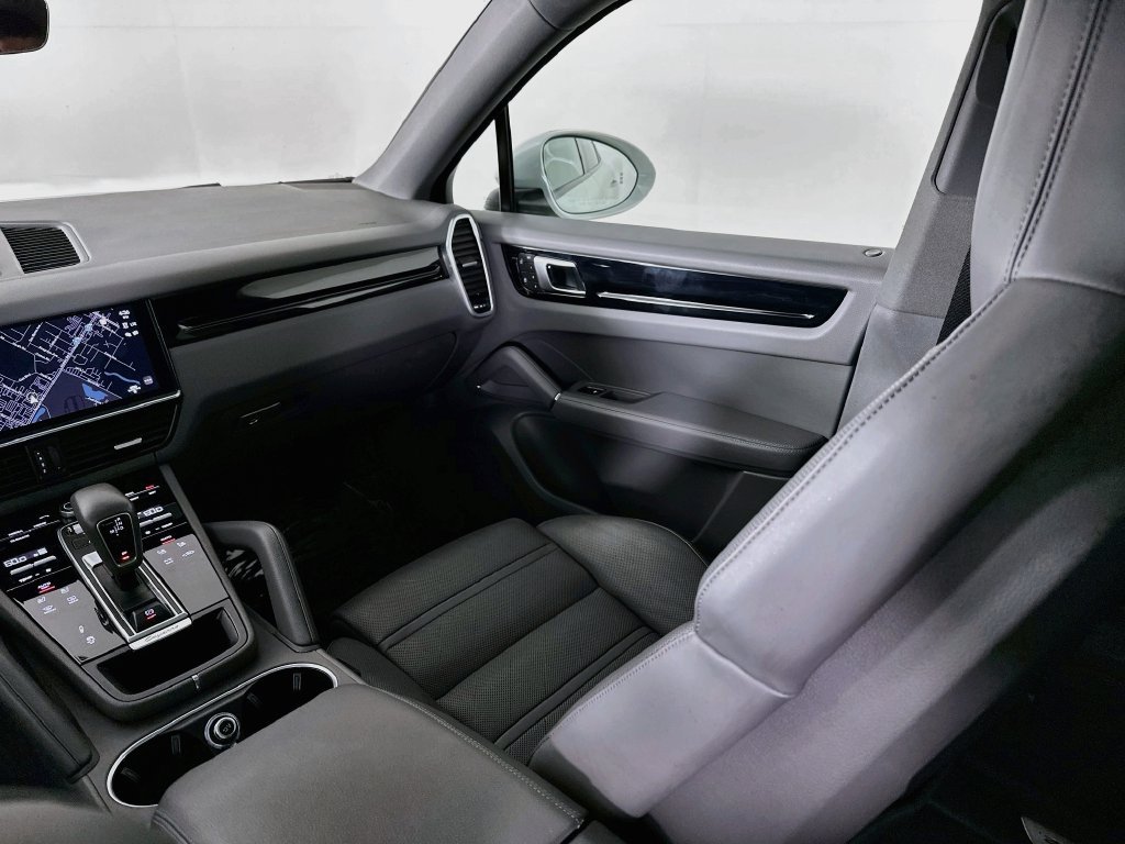 Used 2022 Porsche Cayenne S AWD/4WD image 24