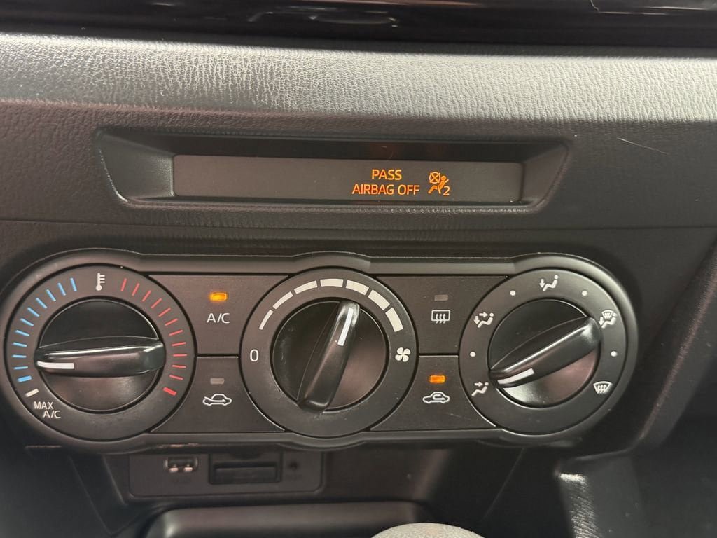 Used 2015 MAZDA MAZDA3 i Sport FWD image 24