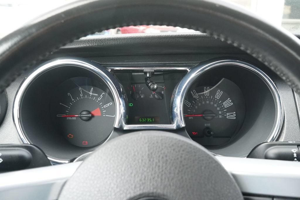 Used 2005 Ford Mustang Premium RWD image 15