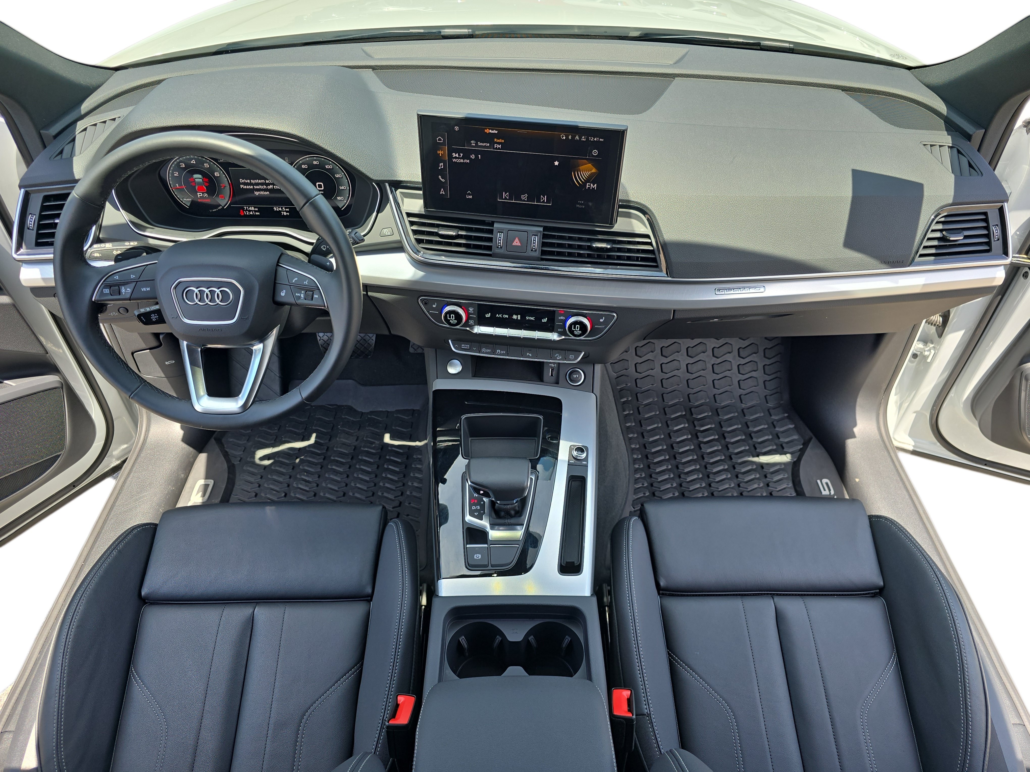 Certified 2025 Audi Q5 2.0T Premium w/ Convenience Plus Package AWD/4WD image 9