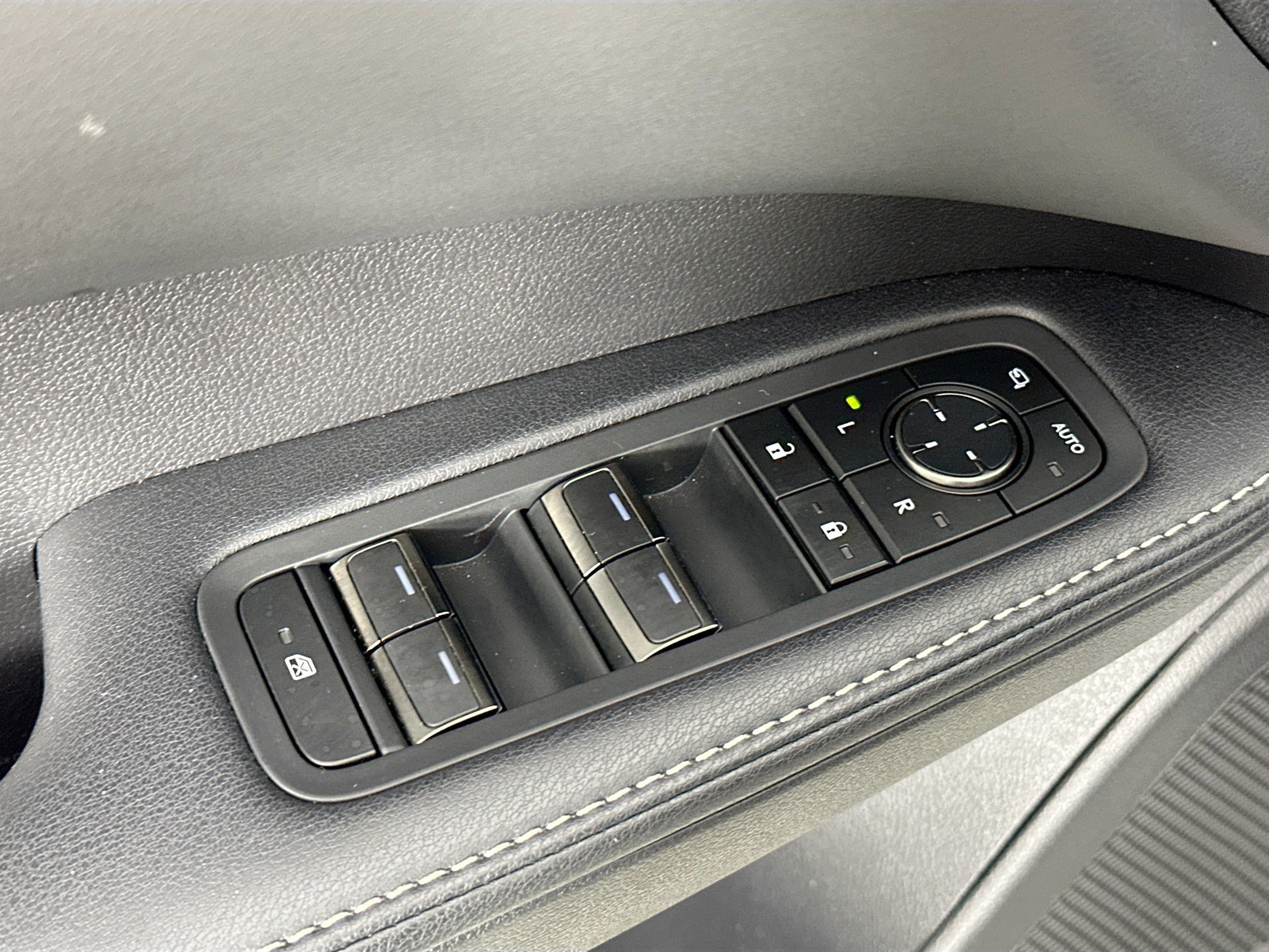 Used 2023 Lexus RX 350 Premium w/ Cold Area Package FWD image 18