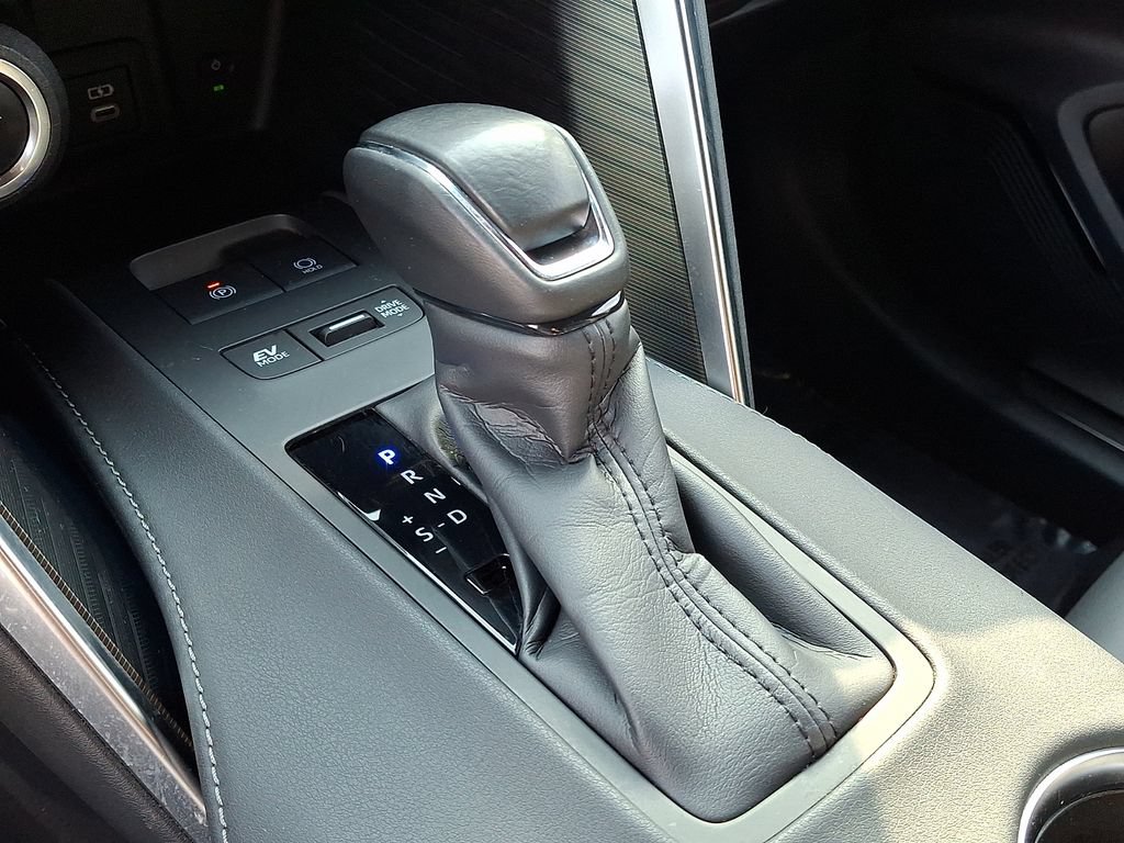 Certified 2024 Toyota Venza XLE AWD/4WD image 17
