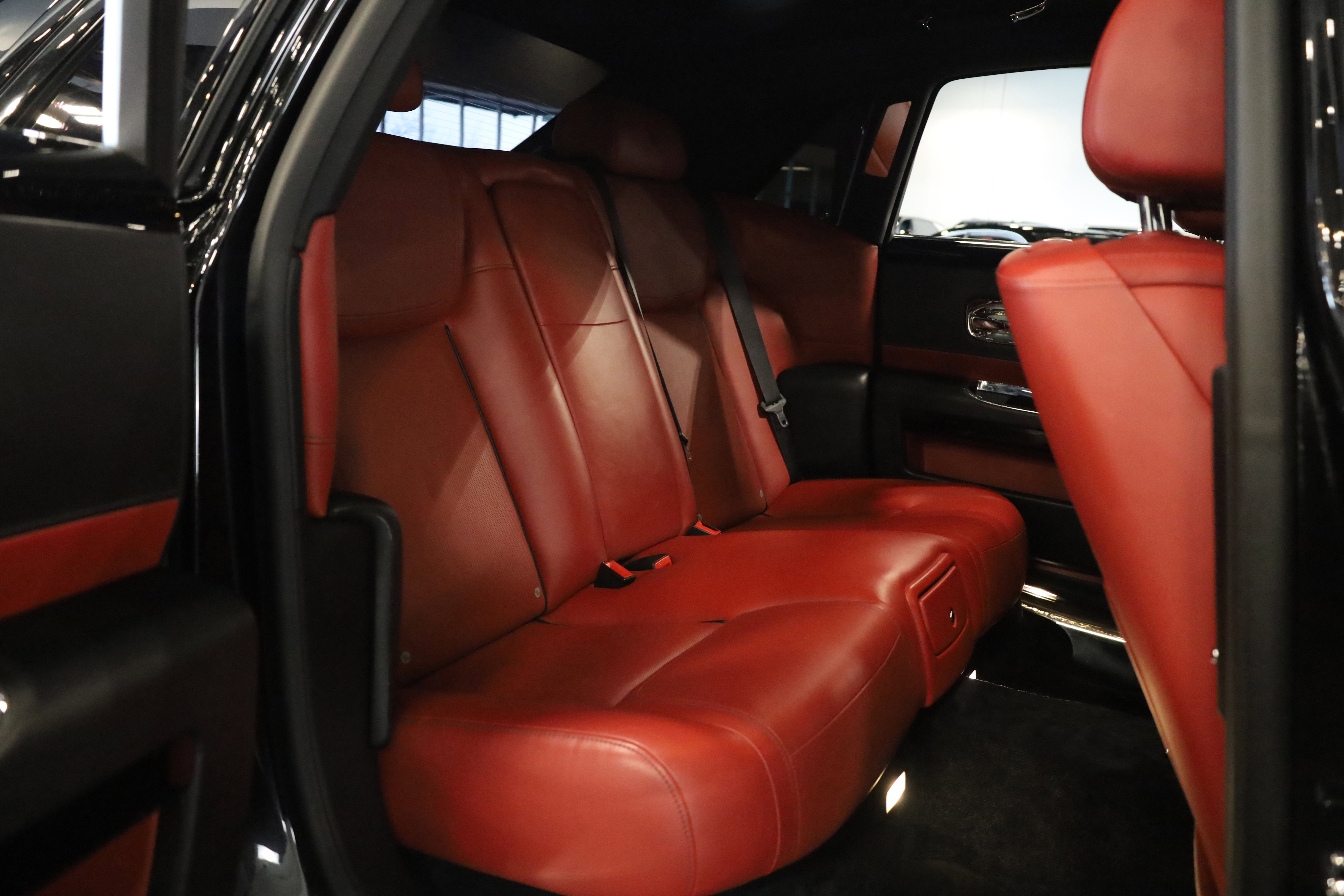 Used 2017 Rolls-Royce Ghost image 43