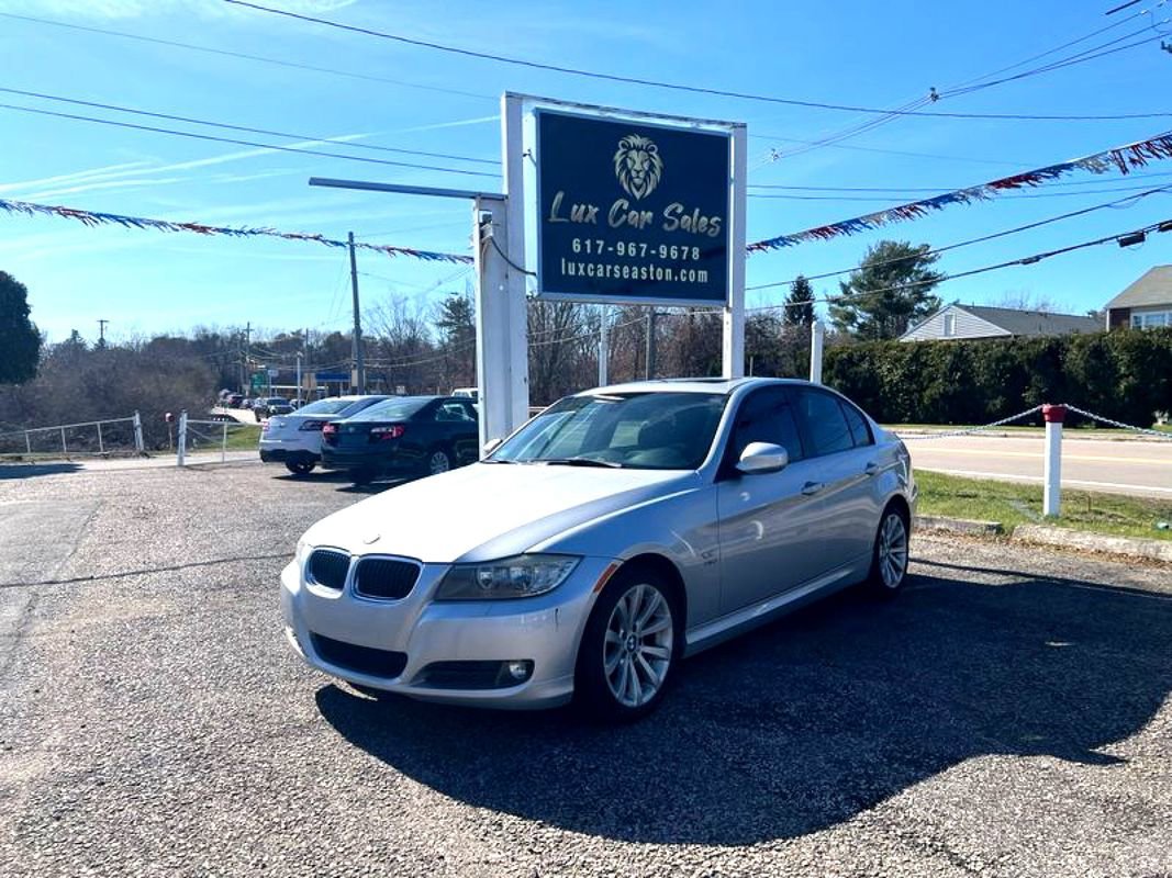 Used 2010 BMW 328i xDrive Sedan AWD/4WD image 1