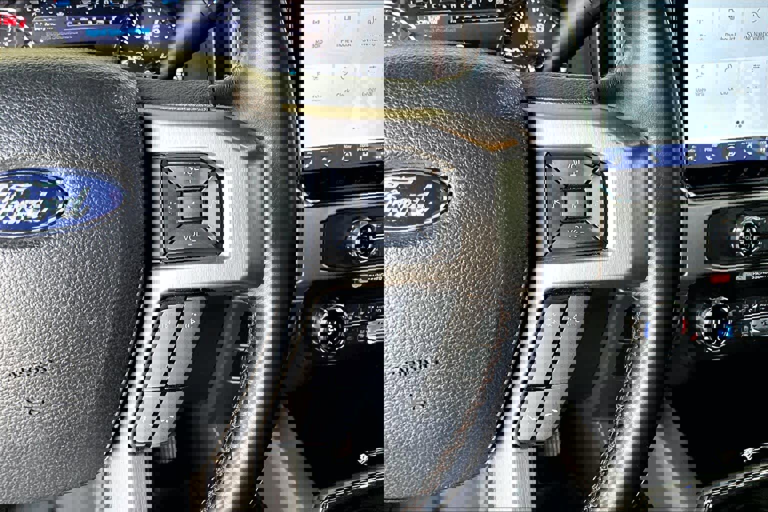 Used 2022 Ford F350 Platinum w/ FX4 Off-Road Package image 24