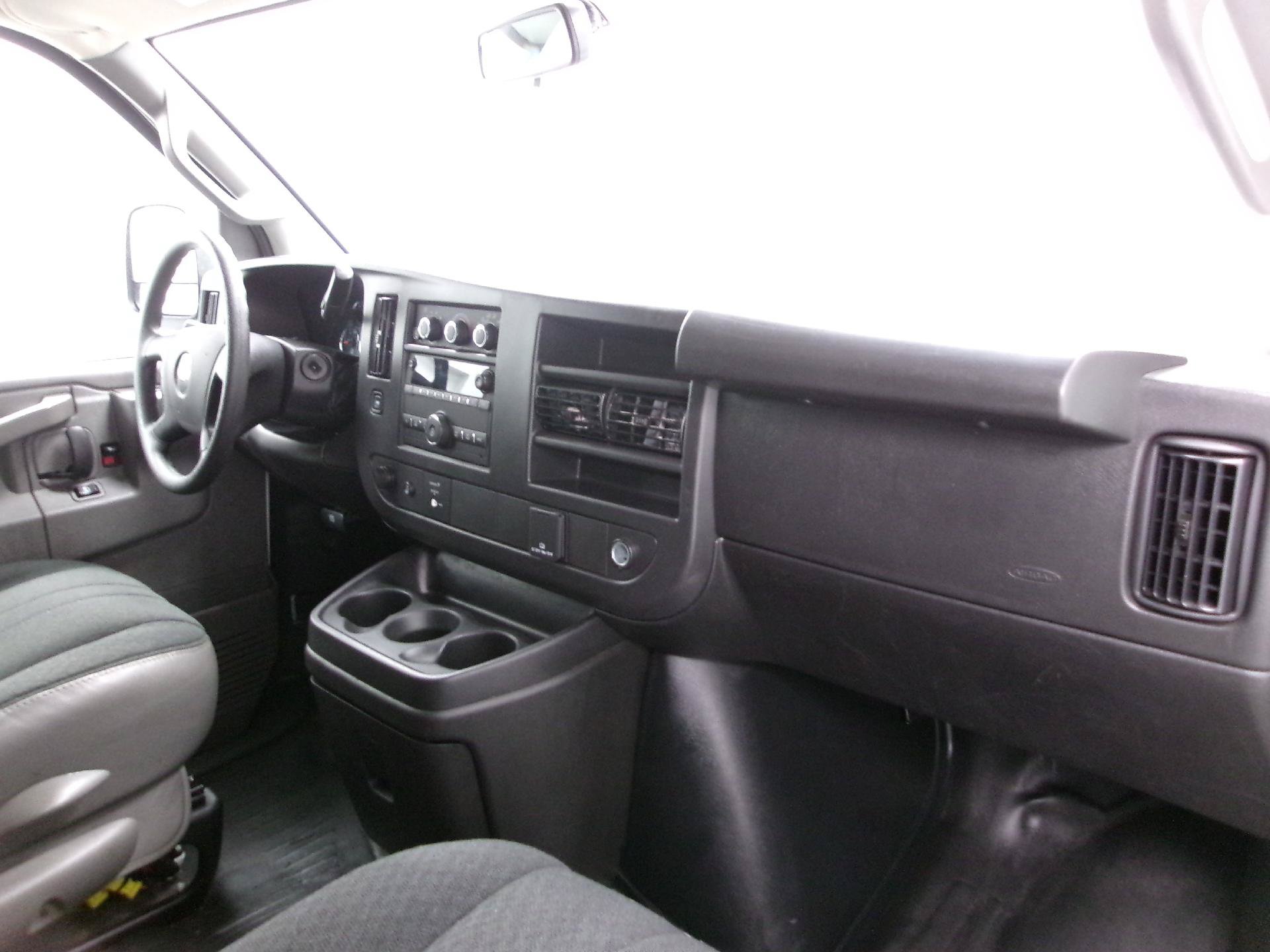 Used 2025 Chevrolet Express 2500 w/ Driver Convenience Package RWD image 3
