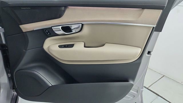 Certified 2026 Volvo XC90 B6 Plus w/ Protection Package Premier AWD/4WD image 40