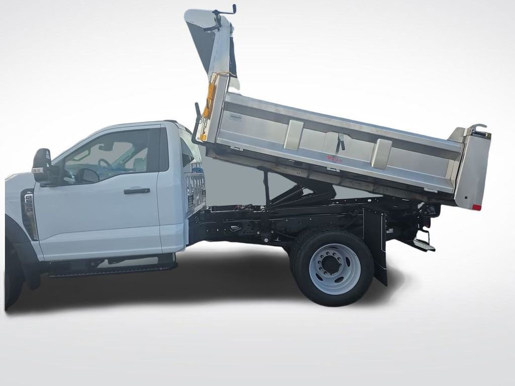 New 2025 Ford F550 4x4 Regular Cab Super Duty image 31
