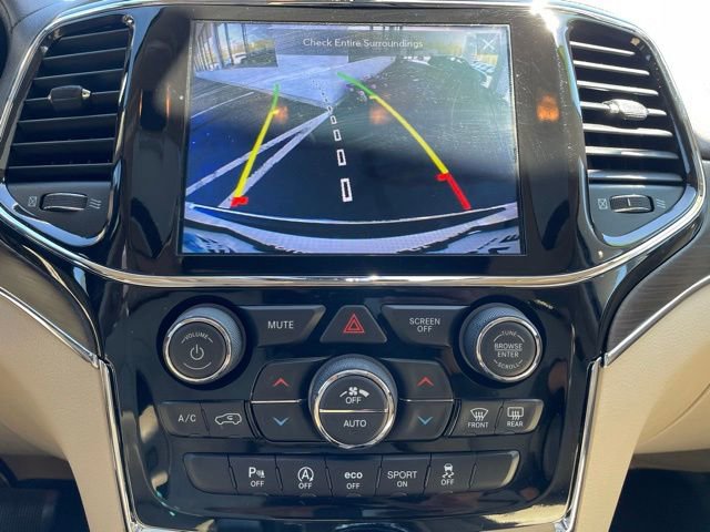 Used 2021 Jeep Grand Cherokee Overland AWD/4WD image 21
