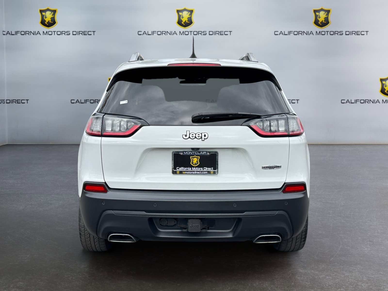 Used 2019 Jeep Cherokee Latitude Plus w/ Cold Weather Group FWD image 4