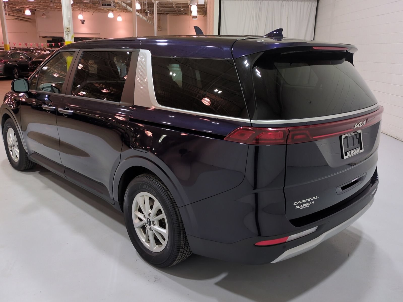 Certified 2024 Kia Carnival LX FWD image 5