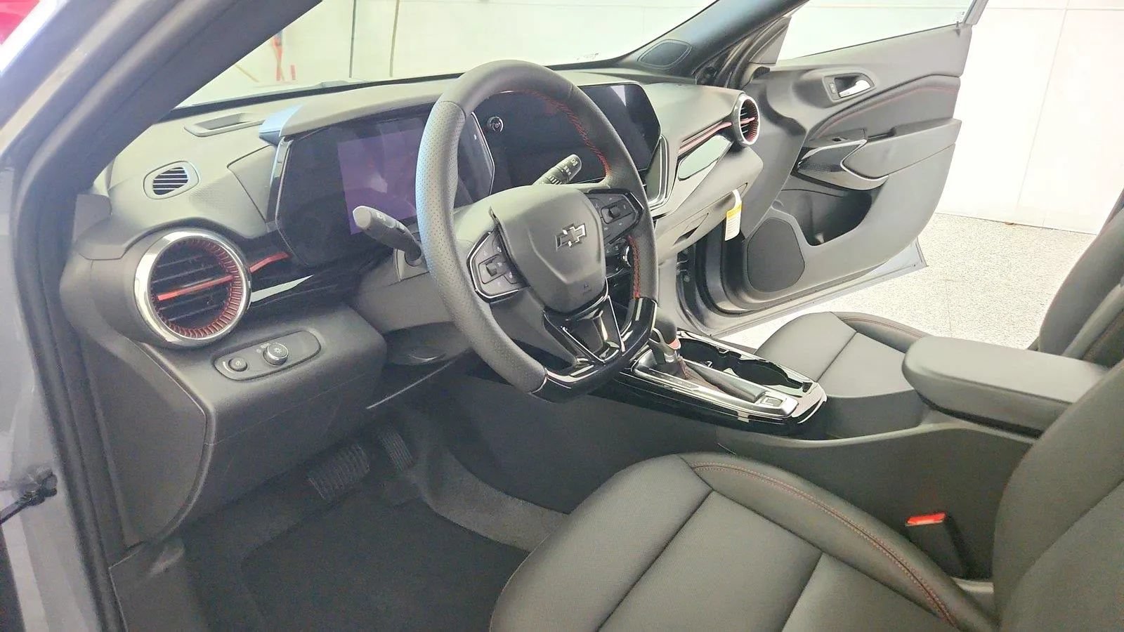 New 2026 Chevrolet Trax RS w/ Sunroof Package FWD image 14