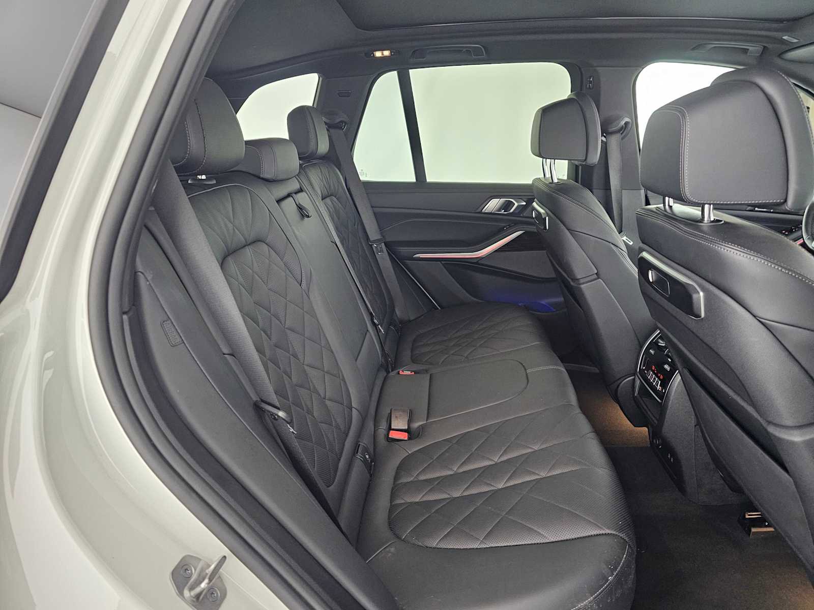 Used 2024 BMW X5 xDrive50e image 12