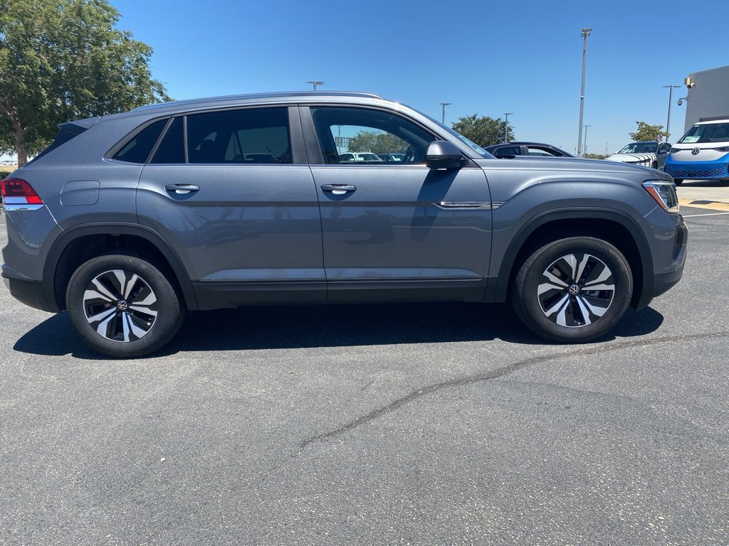 New 2025 Volkswagen Atlas Cross Sport SE image 8