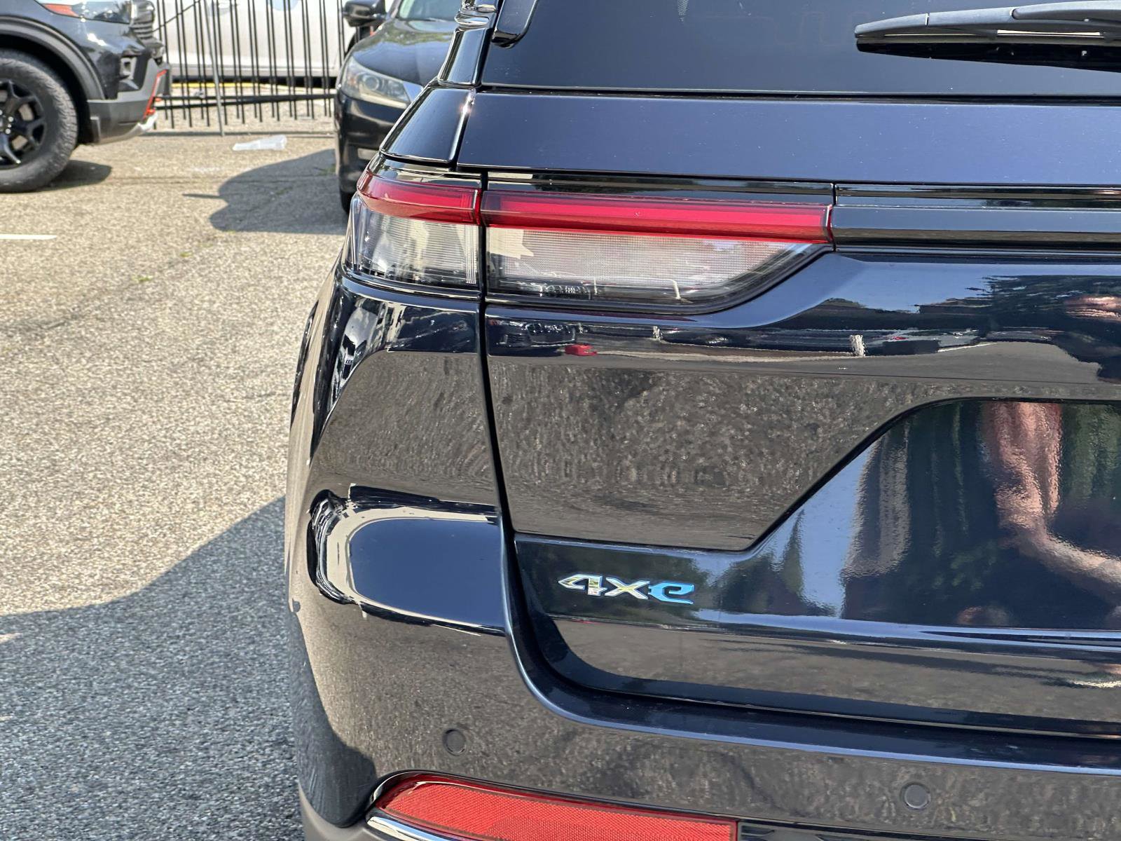 Used 2024 Jeep Grand Cherokee Limited 4xe image 12