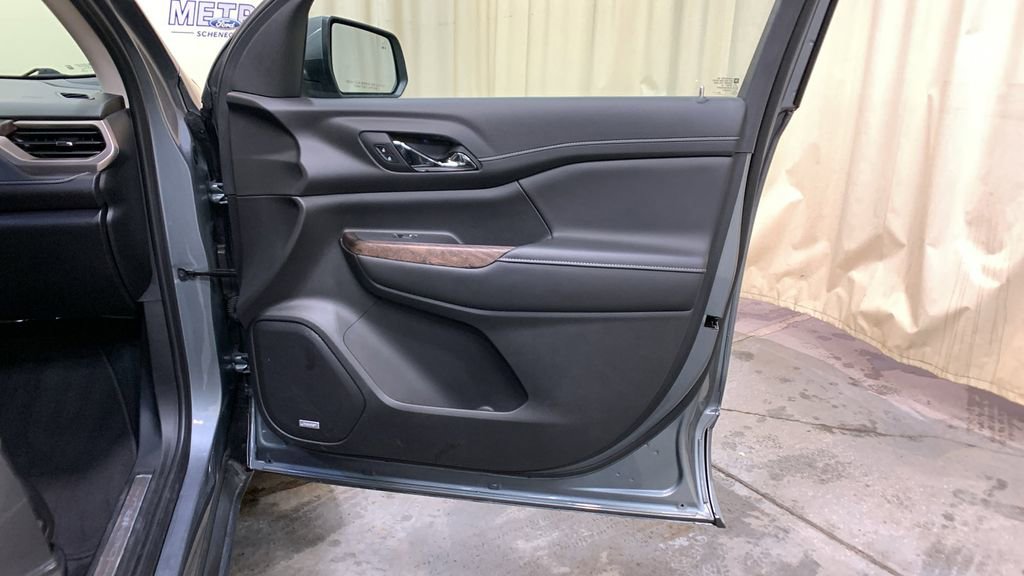 Used 2021 GMC Acadia Denali w/ Denali Technology Package image 10