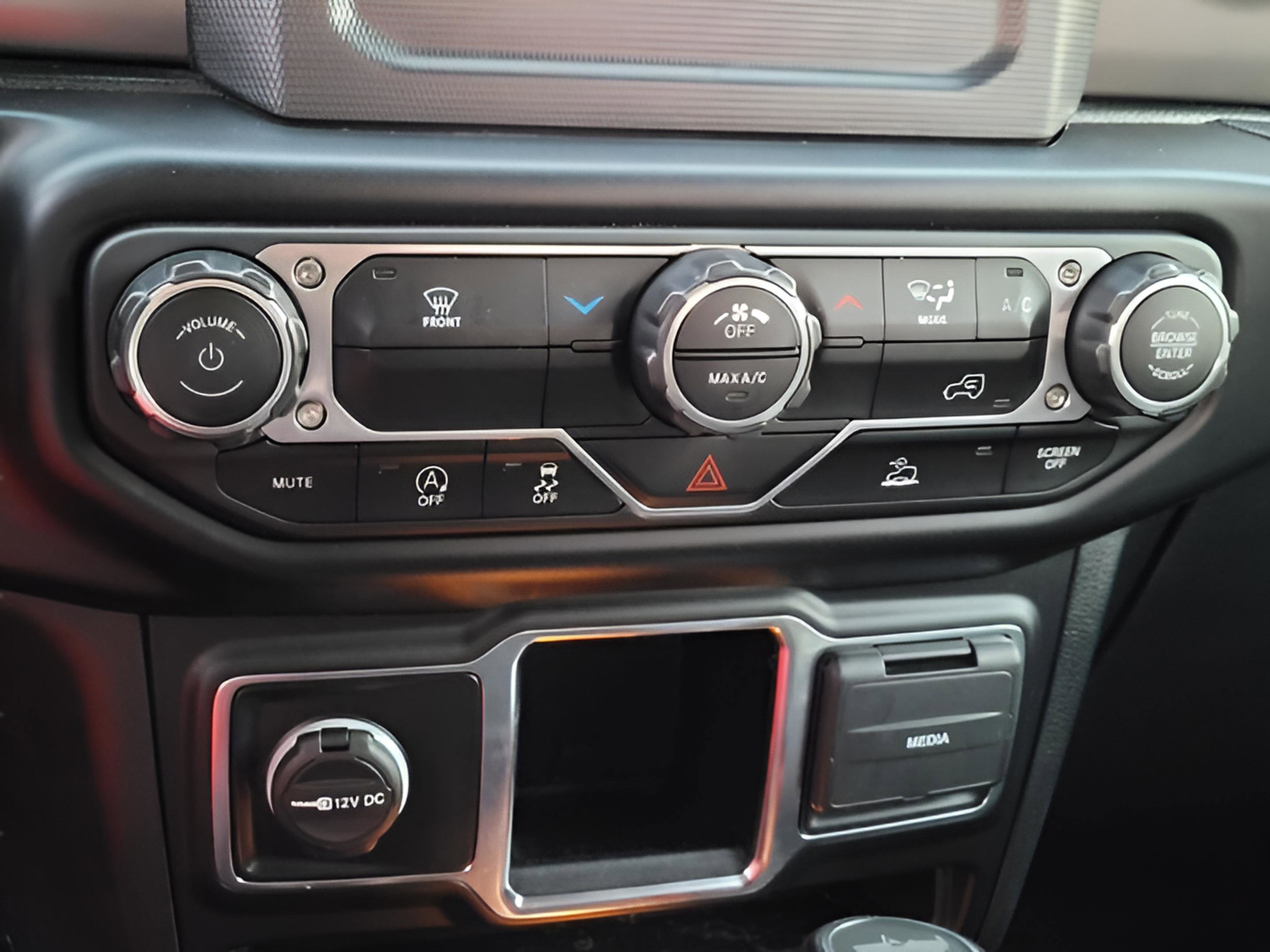 Used 2022 Jeep Wrangler Sport image 17