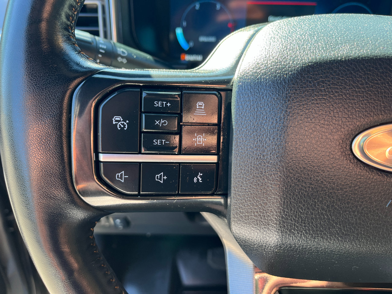 Used 2024 Ford F350 Platinum image 18