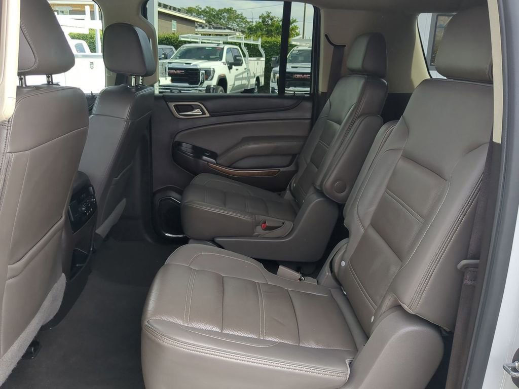 Used 2020 GMC Yukon XL Denali w/ Open Road Package image 28