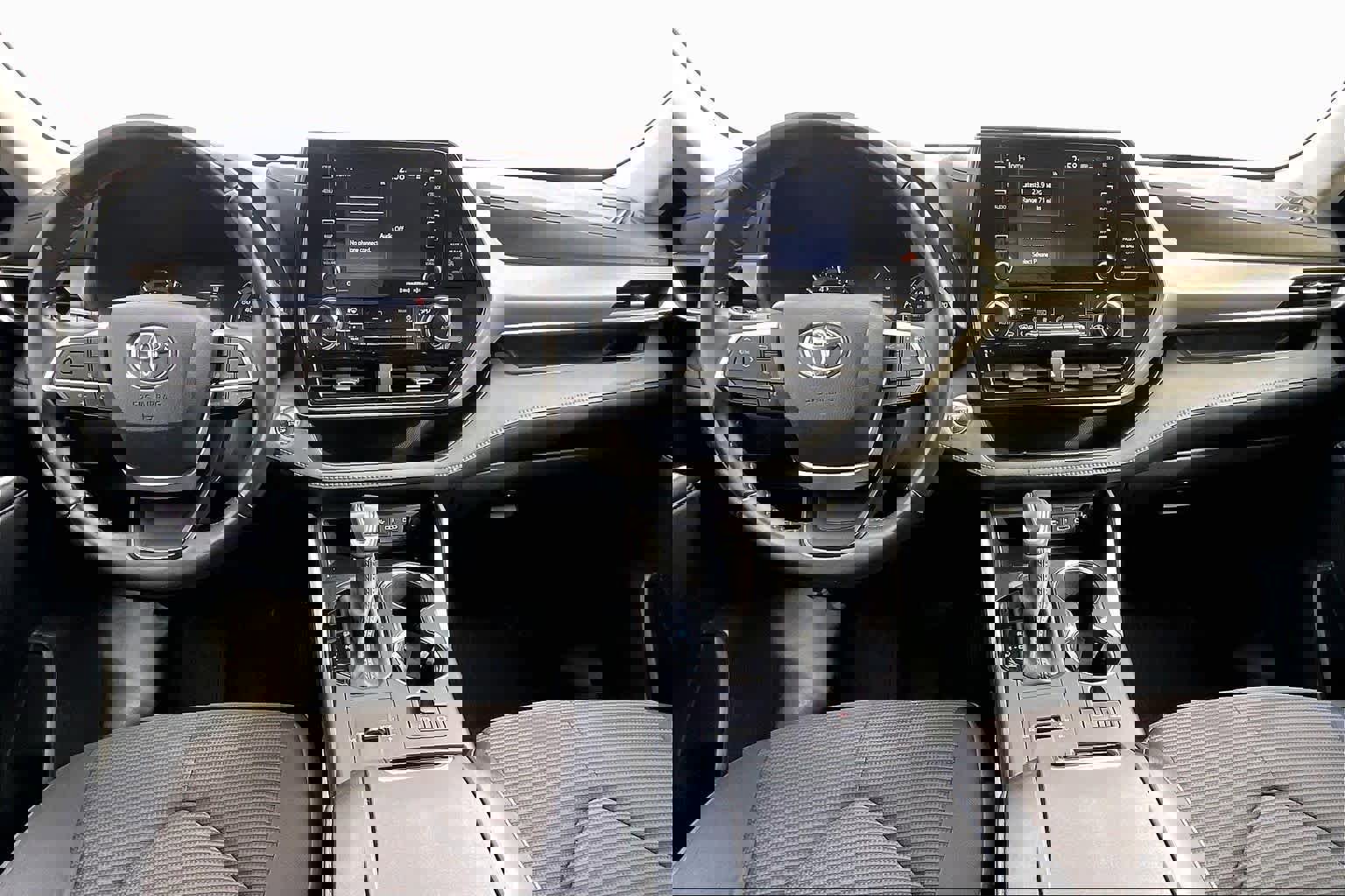 Used 2022 Toyota Highlander LE image 15