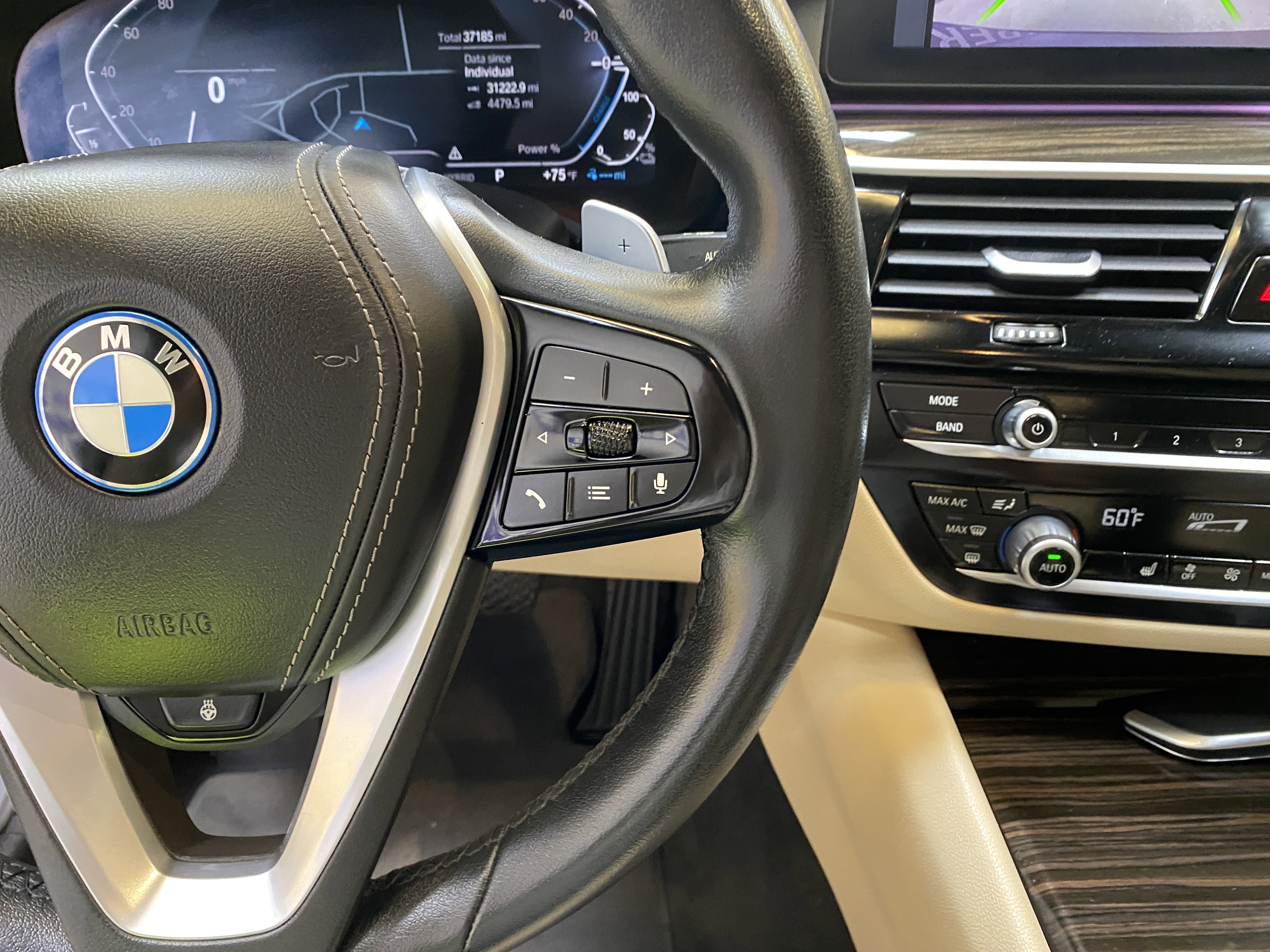 Used 2023 BMW 530e w/ Premium Package image 34