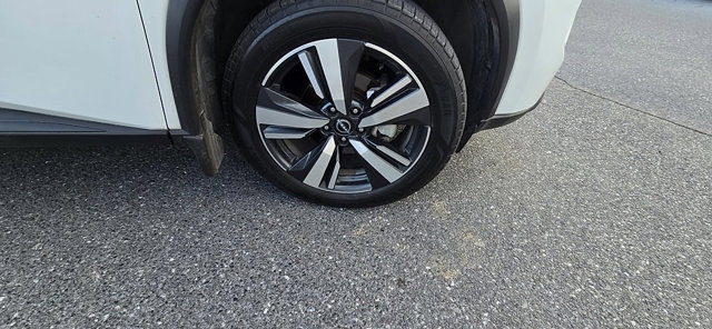 Used 2024 Nissan Rogue SL image 12