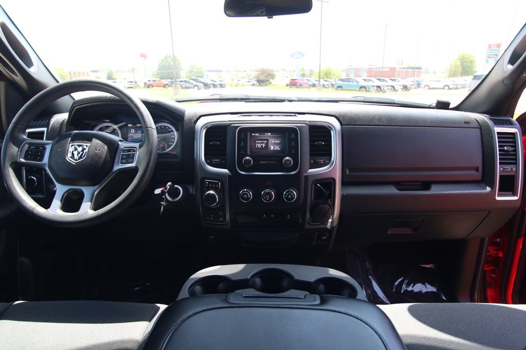 Used 2024 RAM 1500 Warlock AWD/4WD image 35