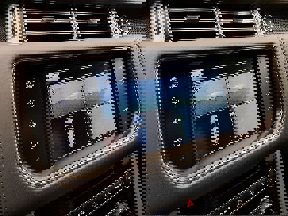 Used 2015 Land Rover Range Rover Long Wheelbase Autobiography image 28