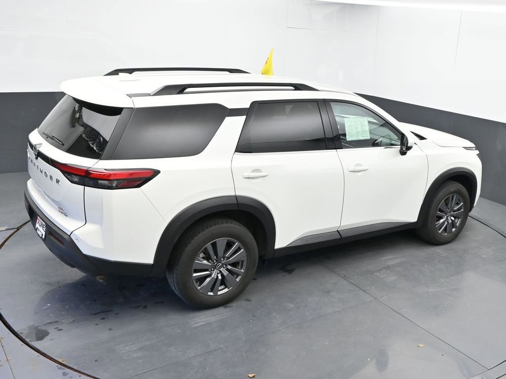 Used 2025 Nissan Pathfinder SV AWD/4WD image 44