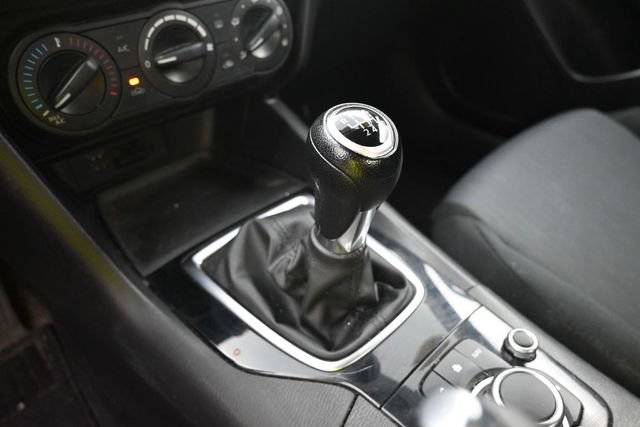 Used 2016 MAZDA MAZDA3 i Sport FWD image 20