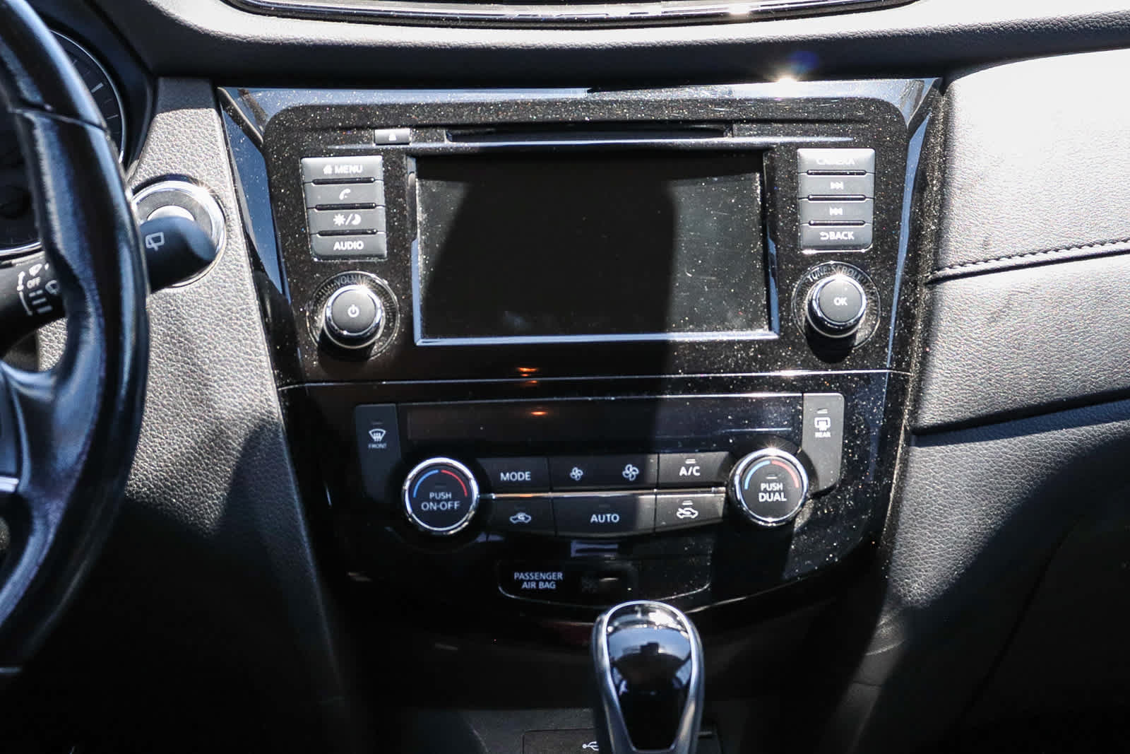 Used 2020 Nissan Rogue SV FWD image 21