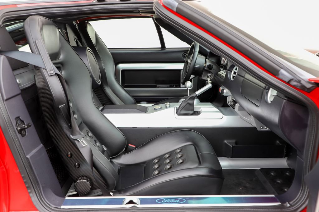 Used 2006 Ford GT RWD image 70