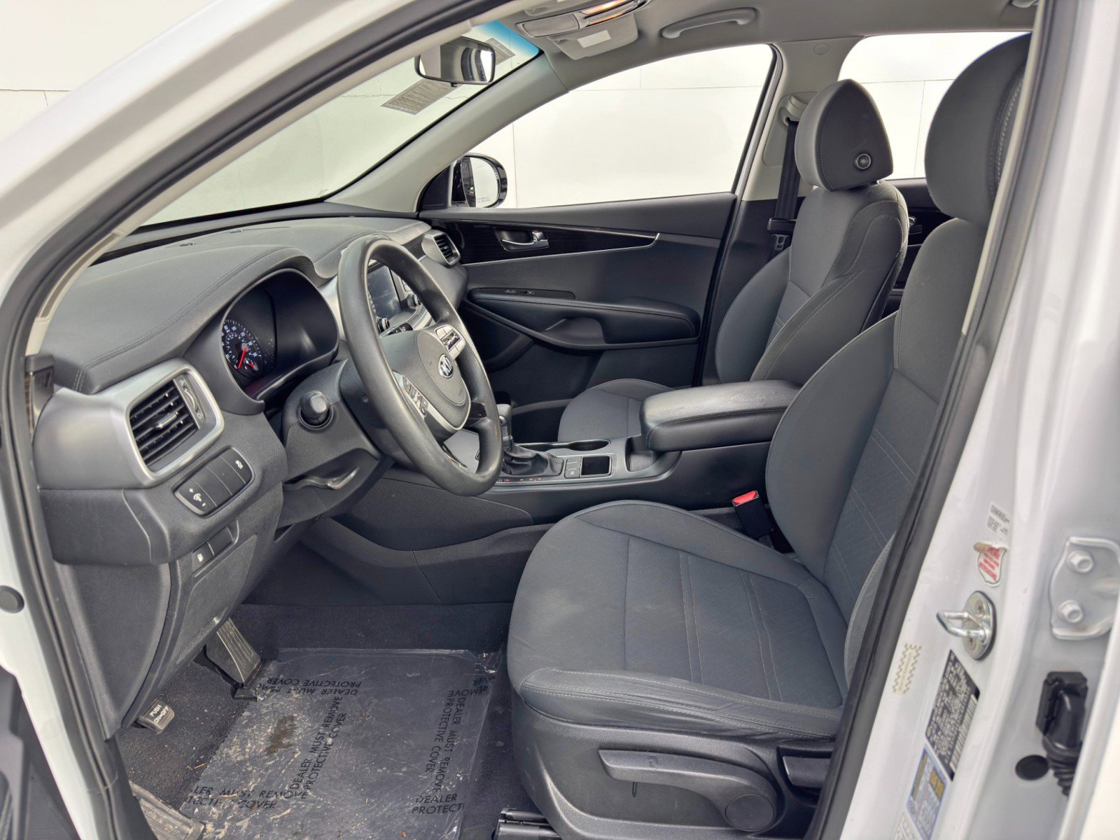 Used 2020 Kia Sorento LX image 15