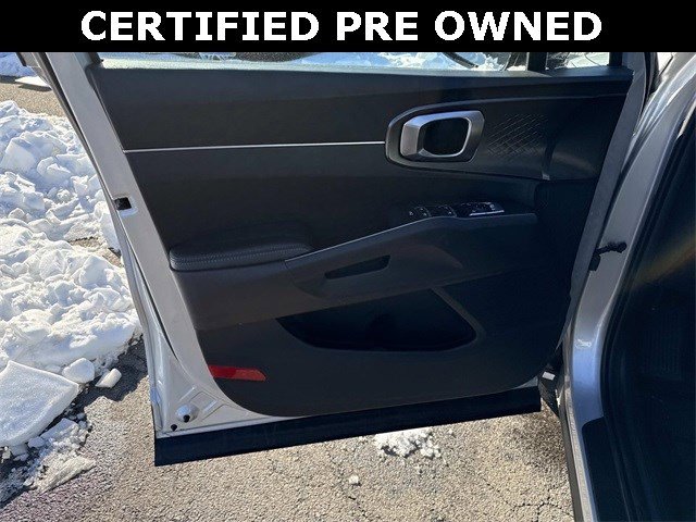 Used 2023 Kia Sorento EX image 13