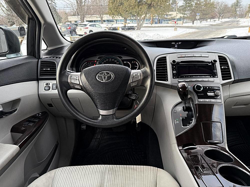 Used 2012 Toyota Venza LE image 10