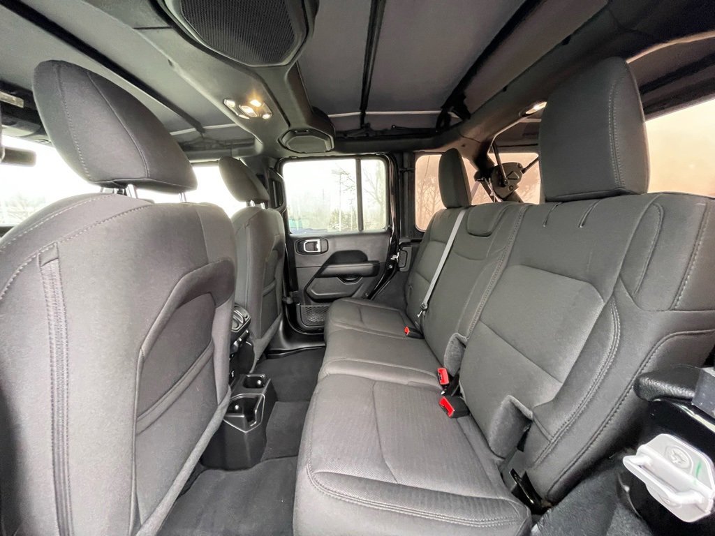 Used 2022 Jeep Wrangler Unlimited Sahara image 21