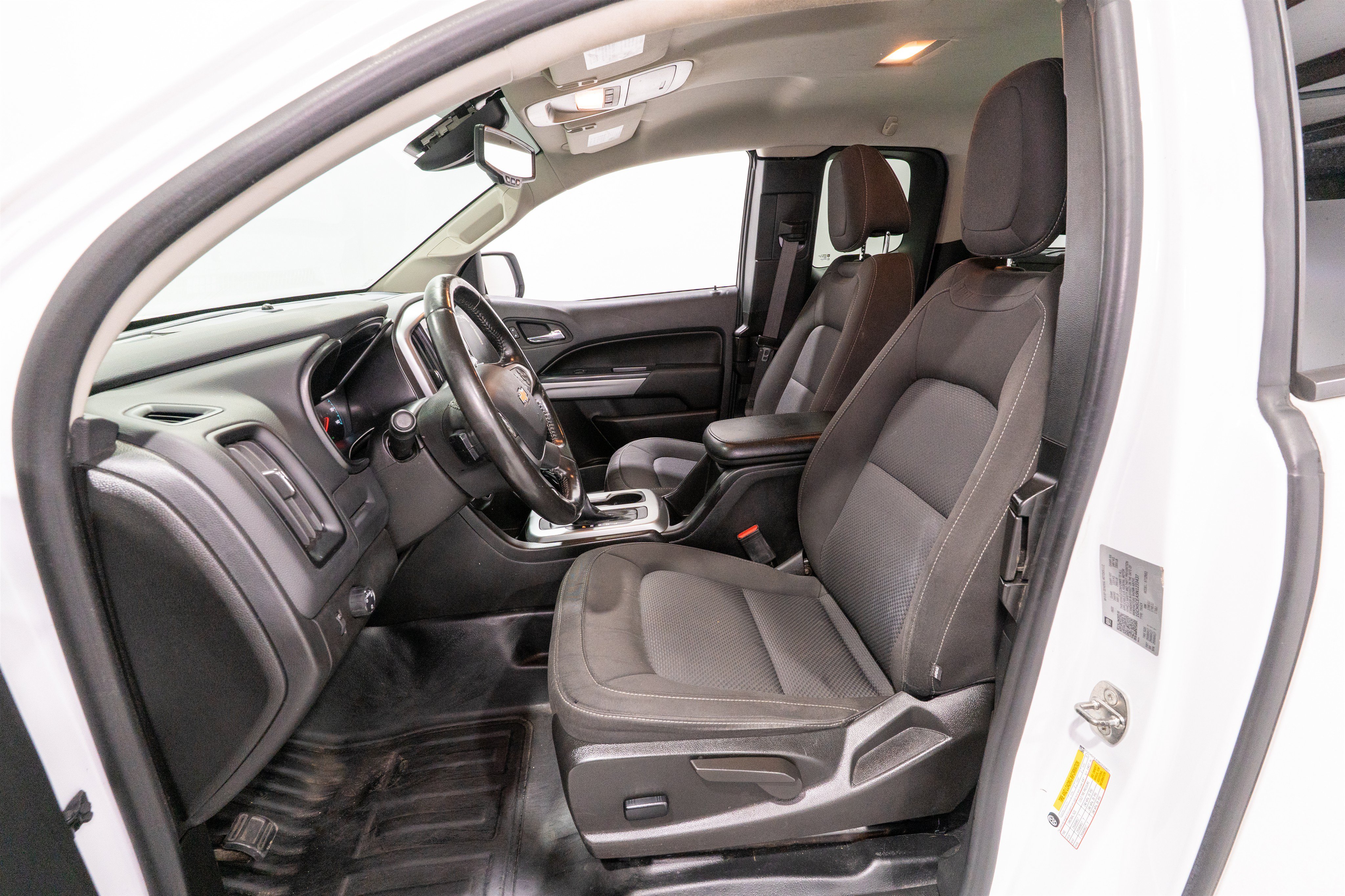 Used 2022 Chevrolet Colorado LT w/ Fleet Safety Package RWD image 16