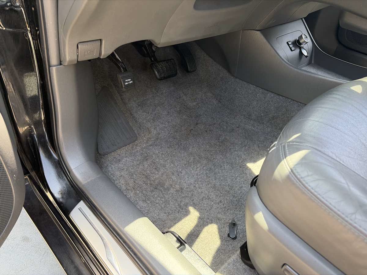 Used 2011 Toyota Prius Four w/ Solar Roof Pkg FWD image 9