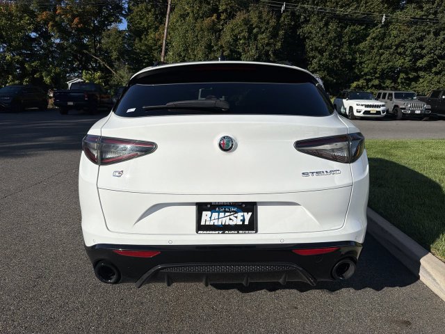 Used 2024 Alfa Romeo Stelvio Veloce AWD/4WD image 26