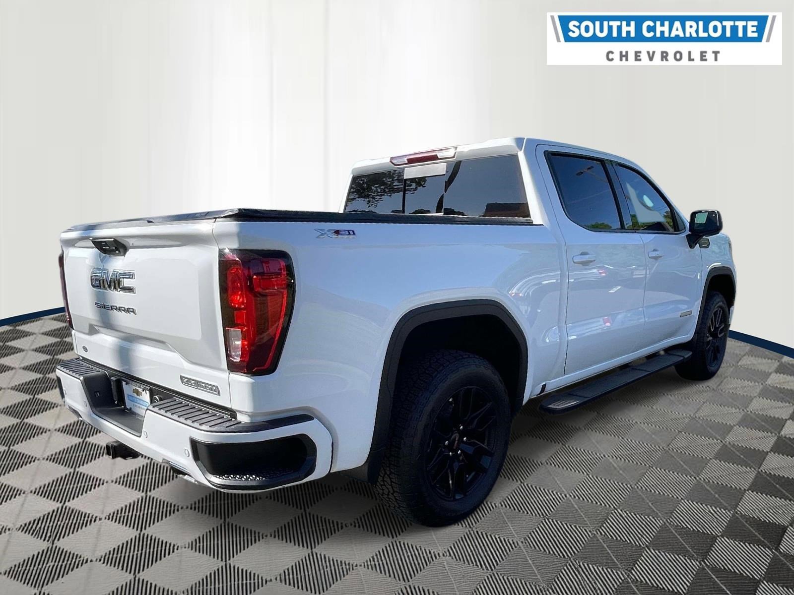Used 2025 GMC Sierra 1500 Elevation w/ Elevation Premium Package AWD/4WD image 5