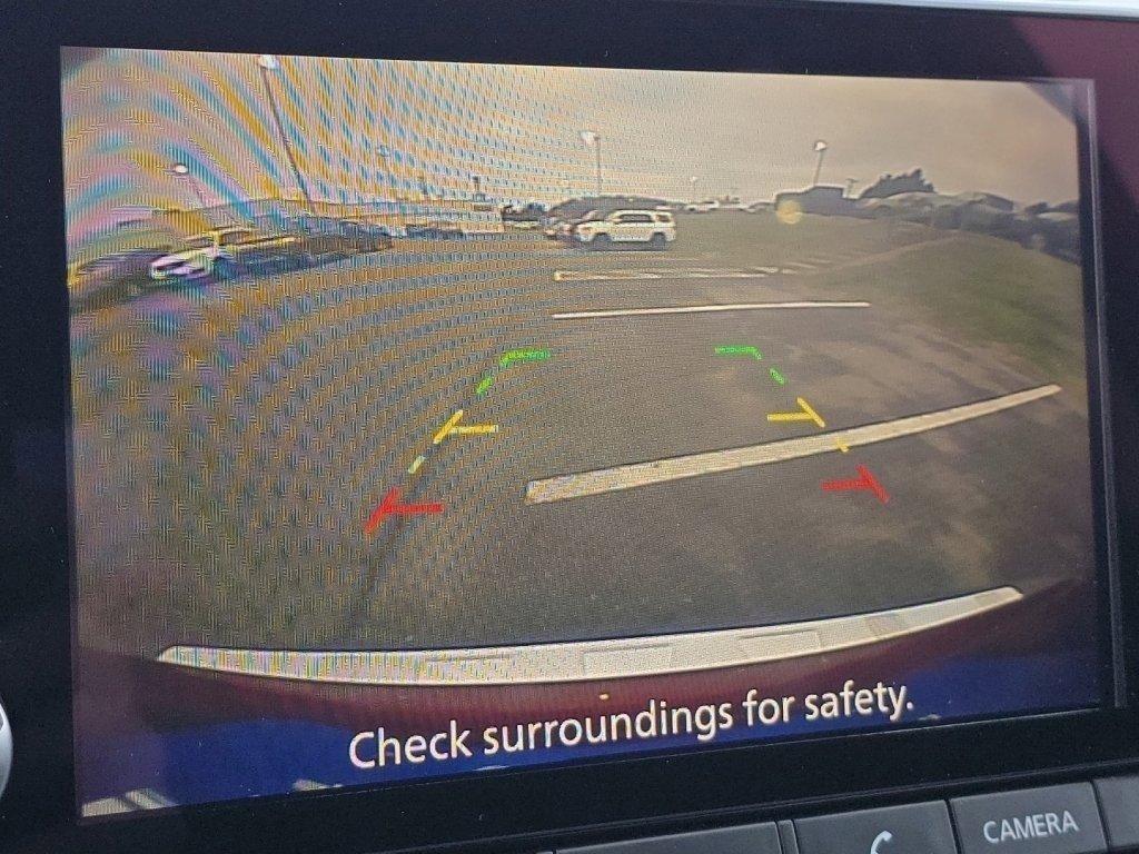 Used 2022 Nissan Rogue SV image 9