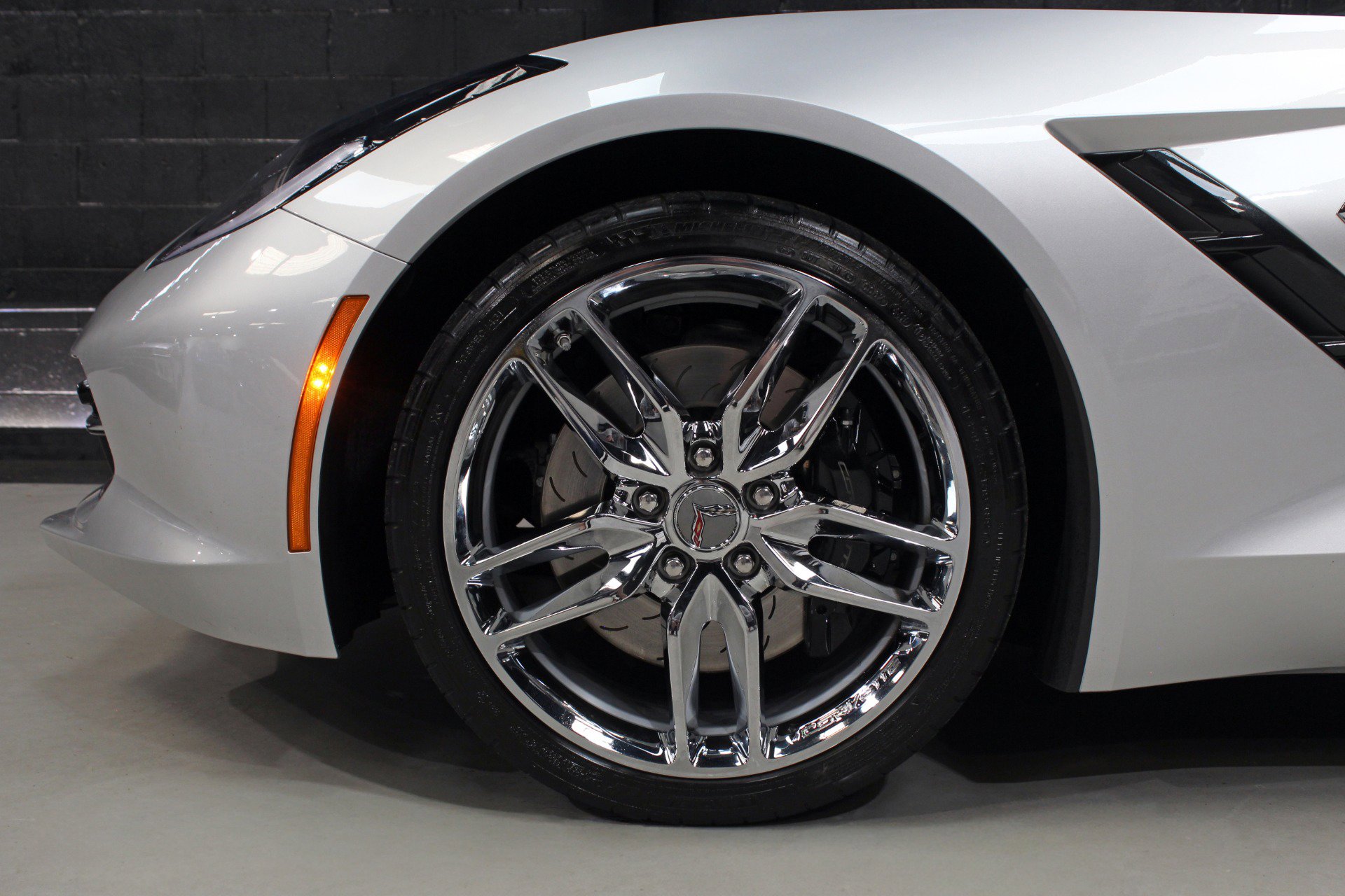 Used 2016 Chevrolet Corvette Stingray Coupe w/ 2LT Preferred Equipment Group RWD image 4