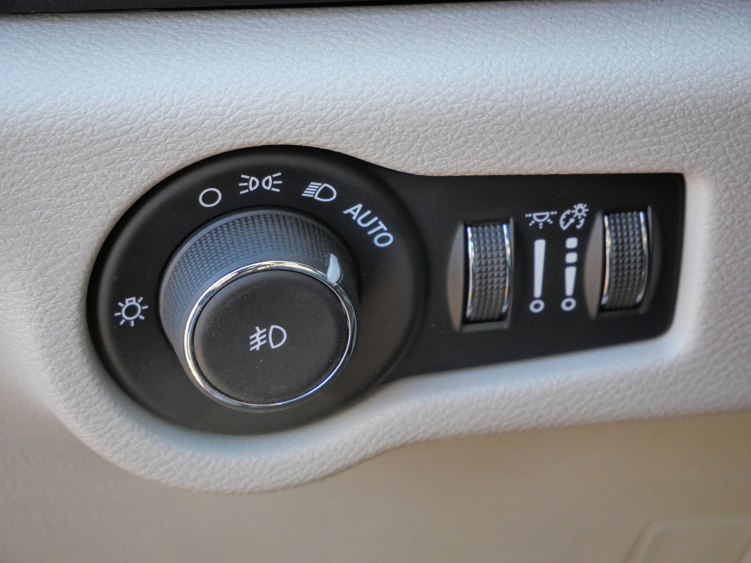 Used 2017 Chrysler Pacifica Touring-L image 21