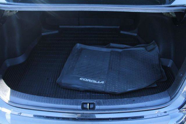 Certified 2020 Toyota Corolla SE w/ SE Premium Package FWD image 7