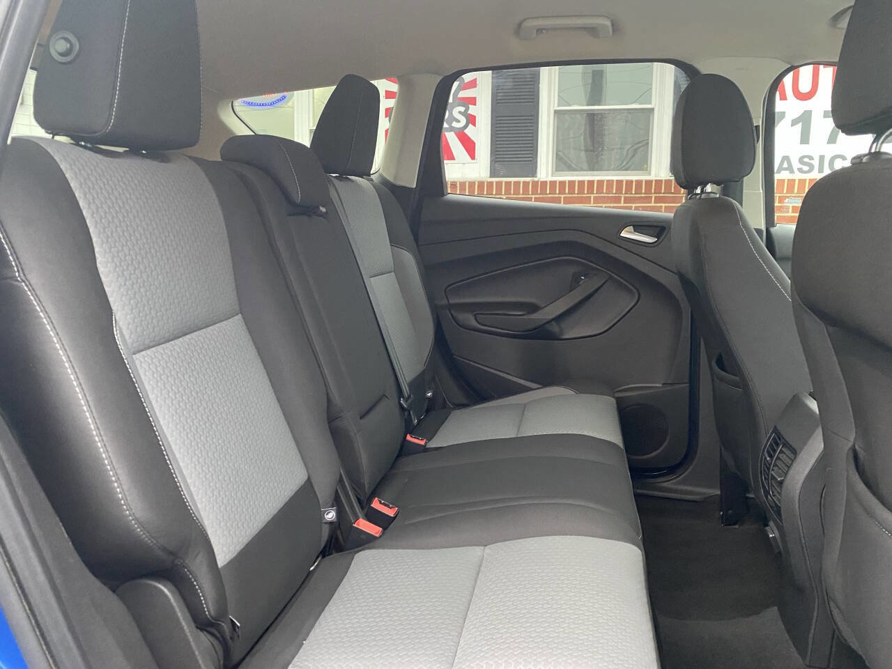 Used 2017 Ford Escape SE image 19